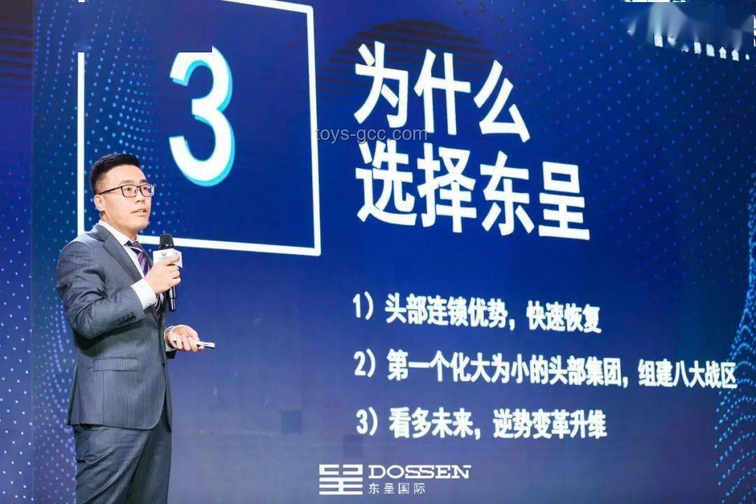 扒叔爆料背后的创新思维：跨界揭秘与娱乐重塑